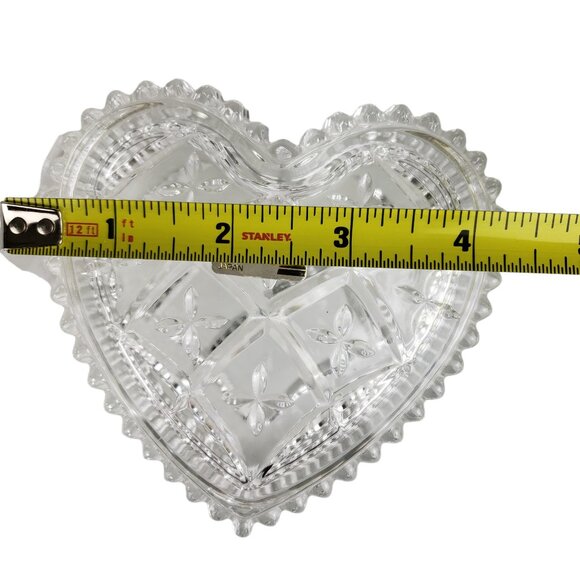 Mikasa Heavy Heart Shaped Clear Glass Gift Jewelry Box with Lid, New and Unused - Picture 6 of 7
